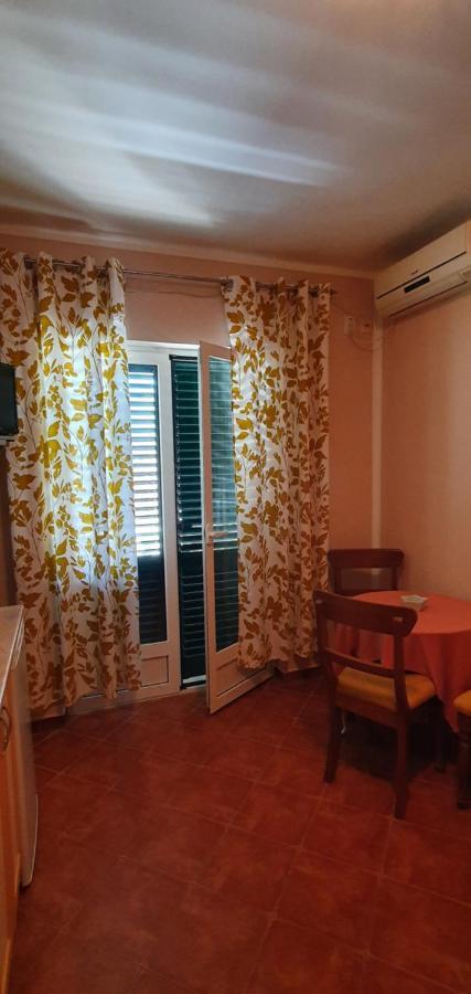 Lav Apartments Herceg Novi Buitenkant foto