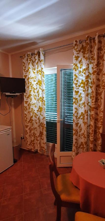 Lav Apartments Herceg Novi Buitenkant foto