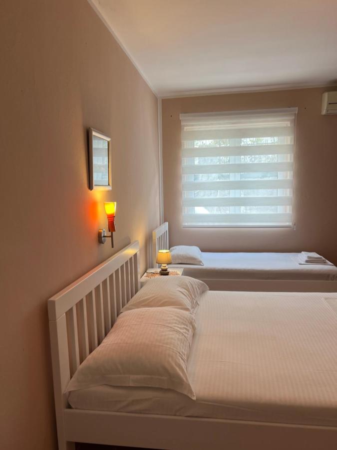 Lav Apartments Herceg Novi Buitenkant foto