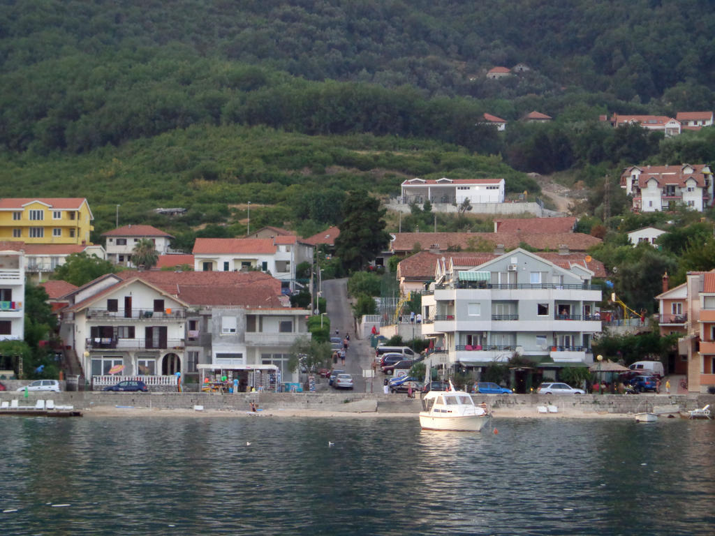 Lav Apartments Herceg Novi Buitenkant foto